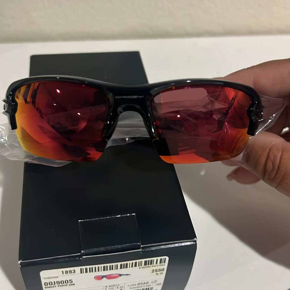 Brand new in box Oakley Kids youth Oj9005 Flak Xs Rectangular Sunglasses - Picture 3 of 5